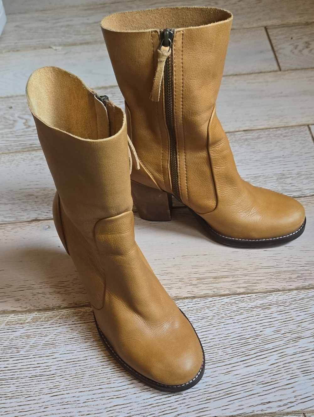 LATIGO Cognac Mid Calf Round Toe Side Zip Wood Heeled Leather Boots Size 7